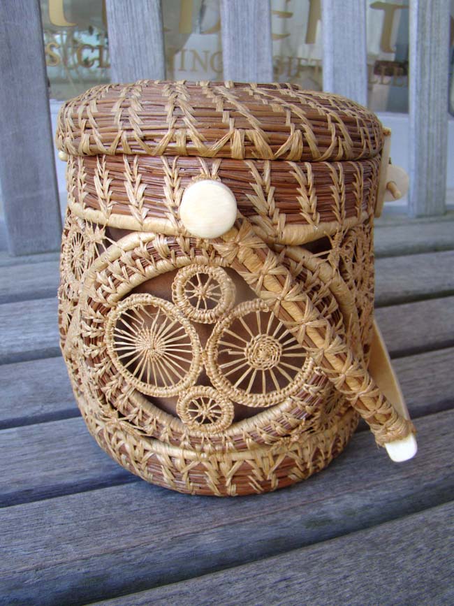 A Mattapoisett basket made by Helen Gaster circa 1972 — image 5